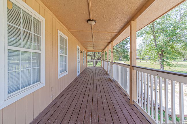 180 Brandon Way, House other with 3 bedrooms, 2 bathrooms and null parking in Poteet TX | Image 4