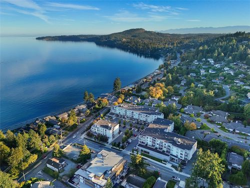 302-5118 Cordova Bay Rd, Victoria, BC, V8Y2K5 | Card Image