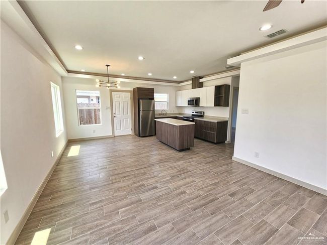 APT-1 - 3600 Frio Ave, Condo with 2 bedrooms, 2 bathrooms and 2 parking in McAllen TX | Image 4