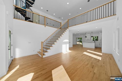 42 Howland Ave, River Edge, NJ, 07661-1820 | Card Image