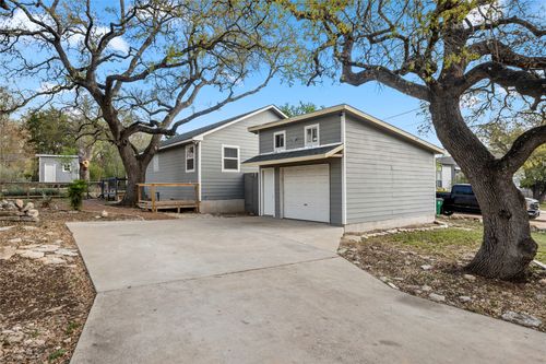 18000 Lafayette Park Rd, Jonestown, TX, 78645-3123 | Card Image