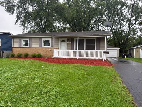 662 Walnut Rd, Wauconda, IL, 60084-1145 | Card Image
