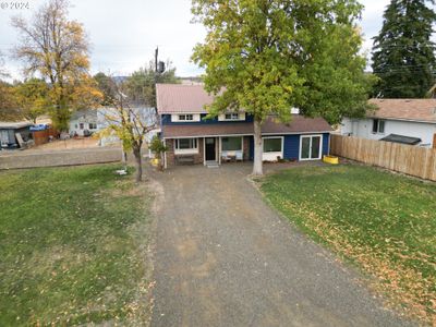 521 W Court St, House other with 3 bedrooms, 1 bathrooms and 1 parking in Goldendale WA | Image 3