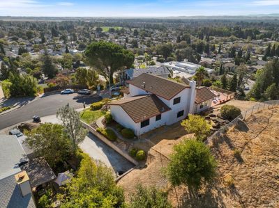 656 Hillside Drive, House other with 4 bedrooms, 2 bathrooms and 2 parking in Fairfield CA | Image 3