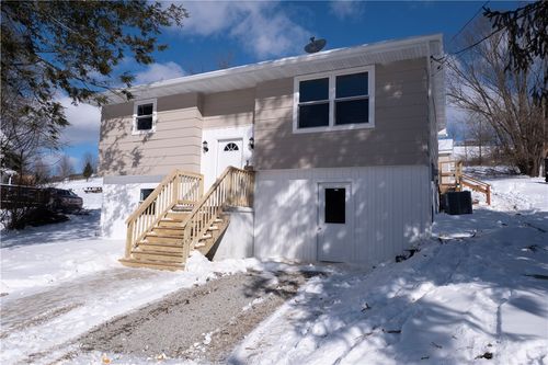 9 3rd St, Ligonier, PA, 15658-8714 | Card Image