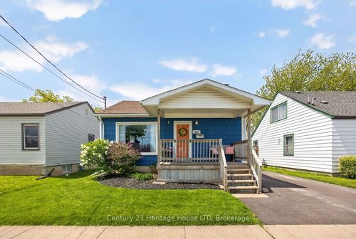 211 Grantham Ave, St Catharines, ON, L2M4Z1 | Card Image