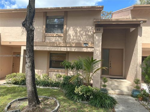 40 Chestnut Cir, Cooper City, FL, 33026 | Card Image