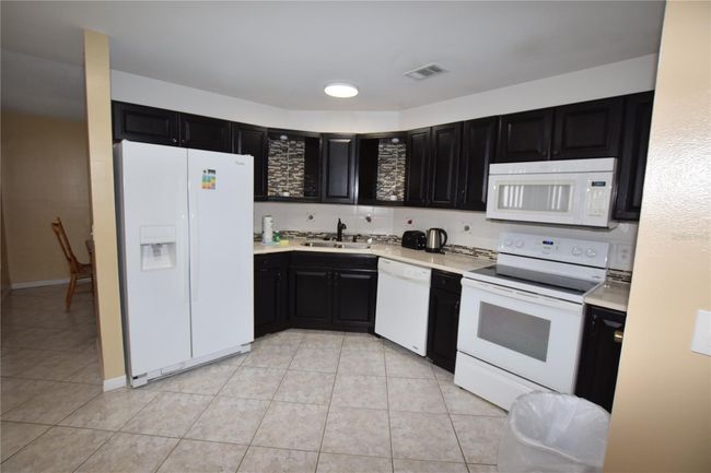 1090 Jason Ridge Ct, House other with 3 bedrooms, 2 bathrooms and null parking in Kissimmee FL | Image 14