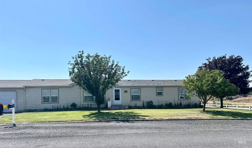1027 Eagles Pointe Blvd, Lewiston, ID, 83501-8026 | Card Image