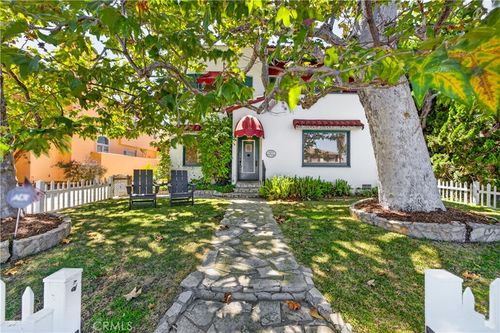 323 Park Ave, Long Beach, CA, 90814-3122 | Card Image