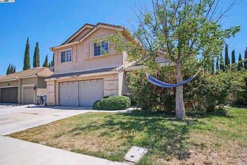 1460 Portsmouth Ln, Gustine, CA, 95322-1741 | Card Image