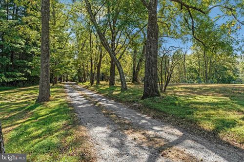 11214 Stuart Mill Rd, OAKTON, VA, 22124-1103 | Card Image