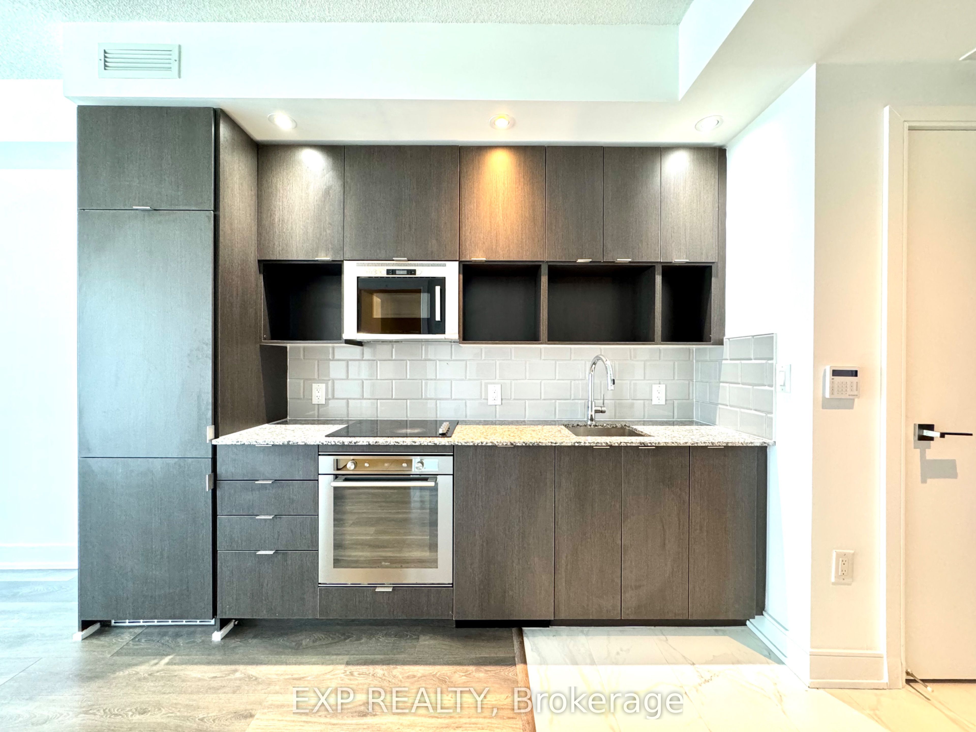 Residential Lease in Toronto C08 4