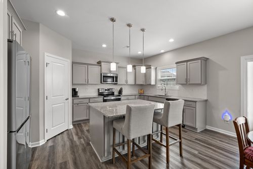 1429 Kingbird Dr, Clarksville, TN, 37040-1718 | Card Image