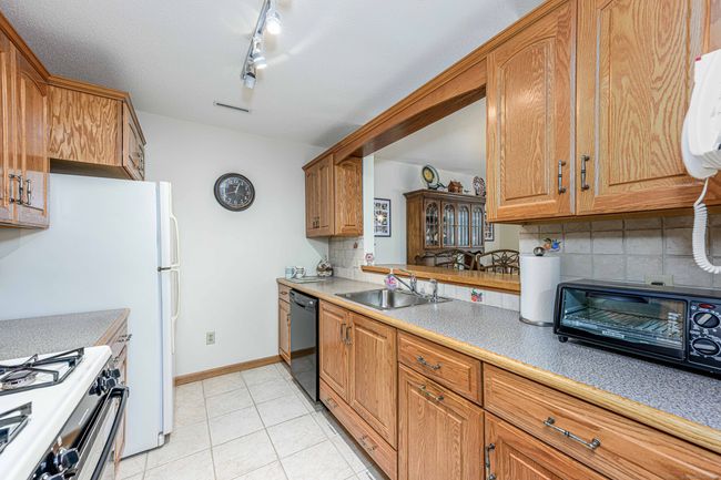 46 - 46 Foxbridge Village Rd, Condo with 2 bedrooms, 1 bathrooms and 2 parking in Branford CT | Image 10