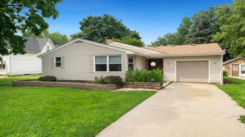 225 E 4th St, BYRON, IL, 61010-9368 | Card Image