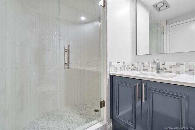 APT-317 - 2001 Sailfish Point Blvd, Condo with 2 bedrooms, 3 bathrooms and 2 parking in Stuart FL | Image 26