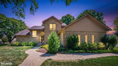 4418 Bayleaf Dr, Sterling Heights, MI, 48314-4023 | Card Image