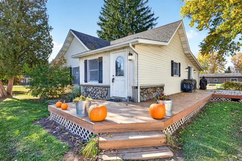 3522 9 Mile Rd, Remus, MI, 49340-9788 | Card Image