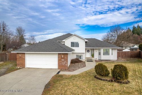 8298 N Patriot Ct, Hayden, ID, 83835-8250 | Card Image