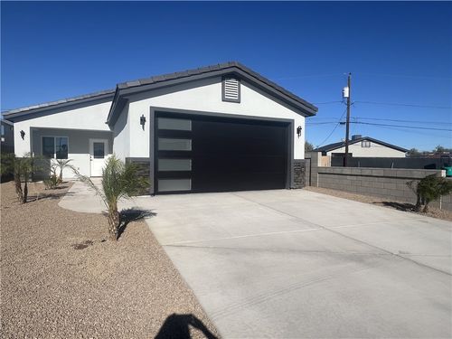 949 Harbor Dr, Bullhead City, AZ, 86442-5103 | Card Image