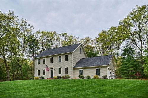 246 Hadley St, South Hadley, MA, 01075-1014 | Card Image