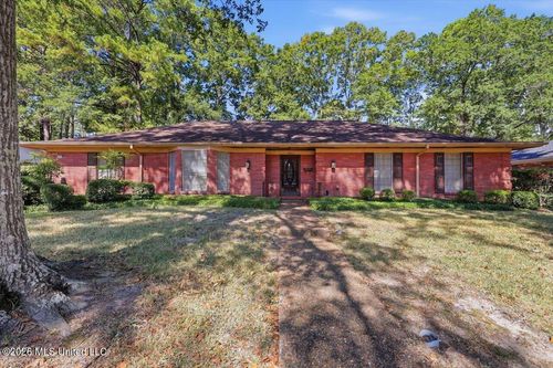 5465 Red Fox Rd, Jackson, MS, 39211-4629 | Card Image
