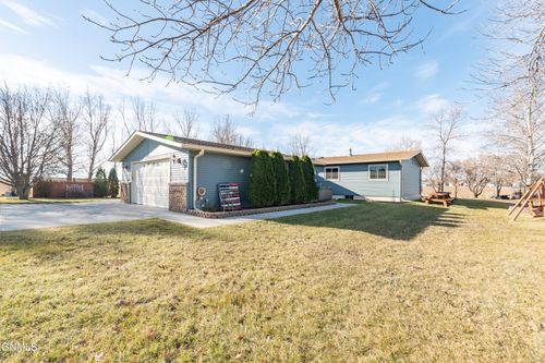 804 2nd St, Underwood, ND, 58576 | Card Image