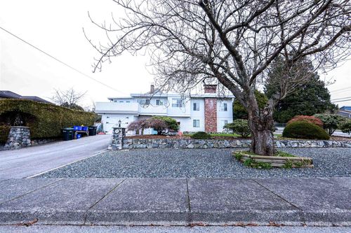 5395 Georgia St, Burnaby, BC, V5B1V3 | Card Image