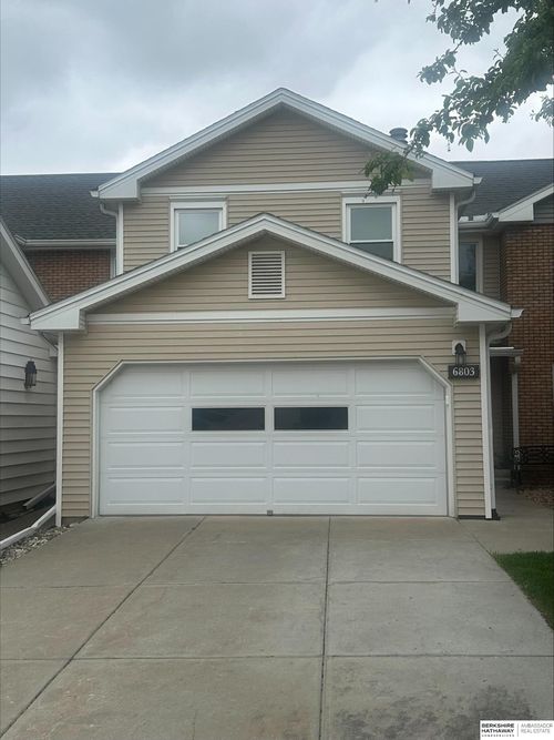 6803 Summerset Ct, Lincoln, NE, 68516-1555 | Card Image