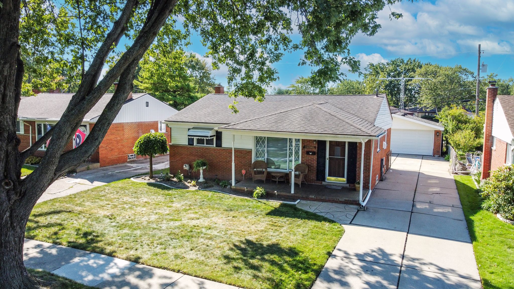 Parkway St, Saint Clair Shores, MI 48082