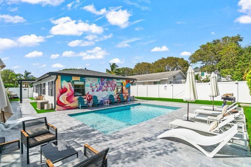 217 Ne 11th St, Delray Beach, FL, 33444-4053 | Card Image