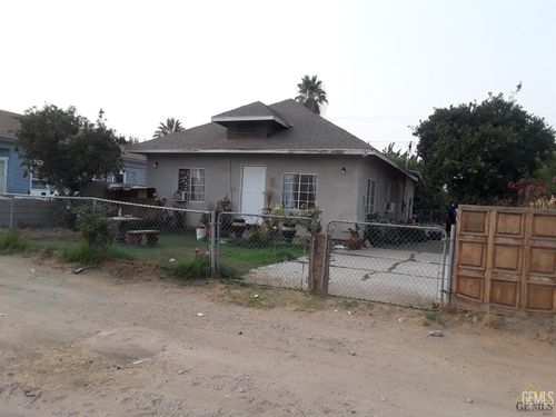 7900 Harold St, Lamont, CA, 93241-2912 | Card Image