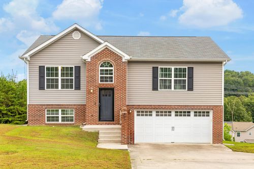 2052 Short Leaf Ln, Soddy Daisy, TN, 37379-9033 | Card Image