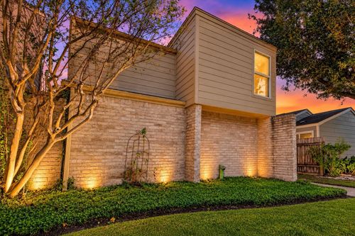 1919 Wilcrest Dr, Houston, TX, 77042-2637 | Card Image