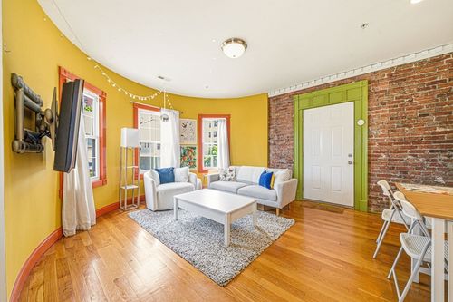 202-12-14 Everett St, Boston, MA, 02134-1948 | Card Image
