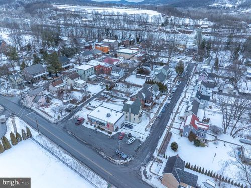 720 Easton Rd, RIEGELSVILLE, PA, 18077-8015 | Card Image