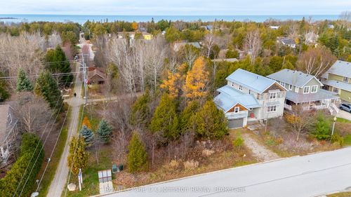 {{alt}} | Card Image