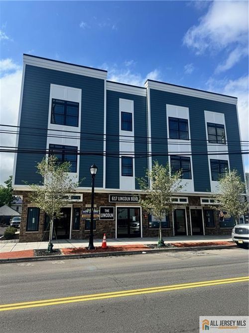 2c-617 Lincoln Blvd, Middlesex, NJ, 08846-2444 | Card Image