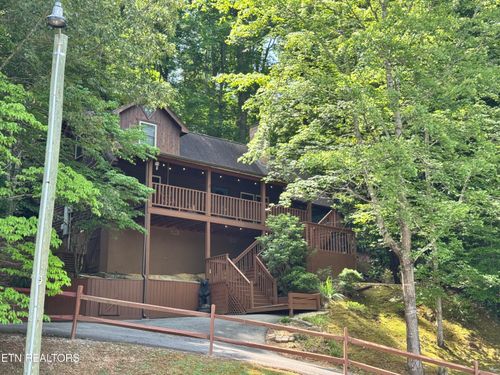 130 Smoky Mountain Way, Sevierville, TN, 37876-1694 | Card Image