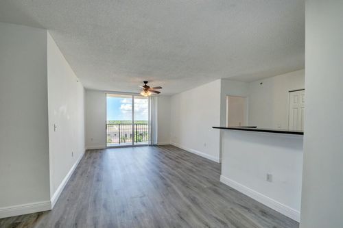809-651 Okeechobee Boulevard, West Palm Beach, FL, 33401 | Card Image