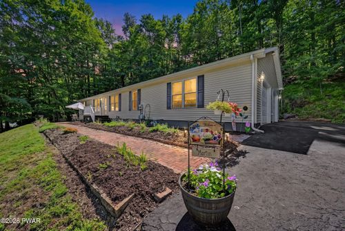 1416 Overlook Ave, Honesdale, PA, 18431-2206 | Card Image