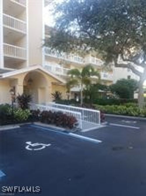 apt-102-380 Horse Creek Dr, NAPLES, FL, 34110-6061 | Card Image