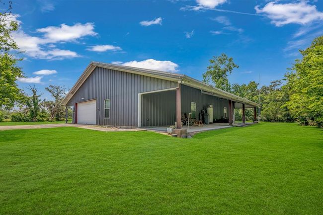 250 County Road 498, Home with 3 bedrooms, 2 bathrooms and 6 parking in Sweeny TX | Image 10