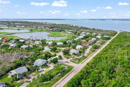 984 Greenwood Ct S, SANIBEL, FL, 33957-3631 | Card Image