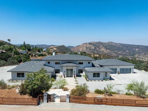 573 Lilac Ranch Rd, Alpine, CA, 91901-2908 | Card Image