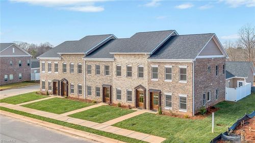 2115 24th Street Ln Se, Hickory, NC, 28602-8794 | Card Image