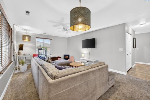 201-3121 W Hood Ave, Kennewick, WA, 99336-2759 | Card Image