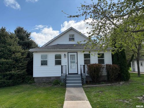209 N East St, Danvers, IL, 61732-9009 | Card Image
