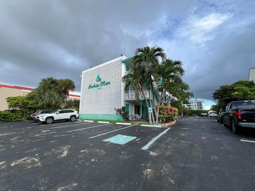 b4-131 Shore Ct, North Palm Beach, FL, 33408-5501 | Card Image
